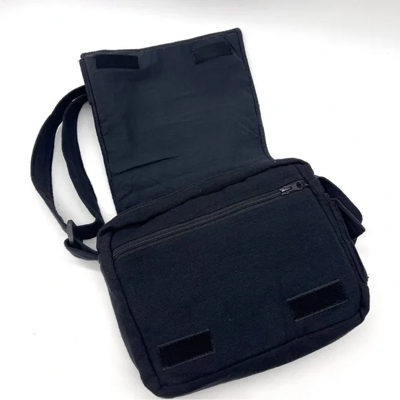 Lukla Messenger Bag Black with Yin Yang Embroidery - Picture 9 of 10